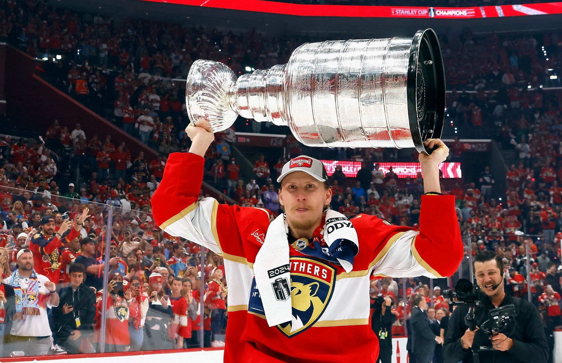 Niko Mikkola Stanley Cup Appearances, Wins, and Losses